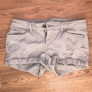 Cute ripped gray shorts